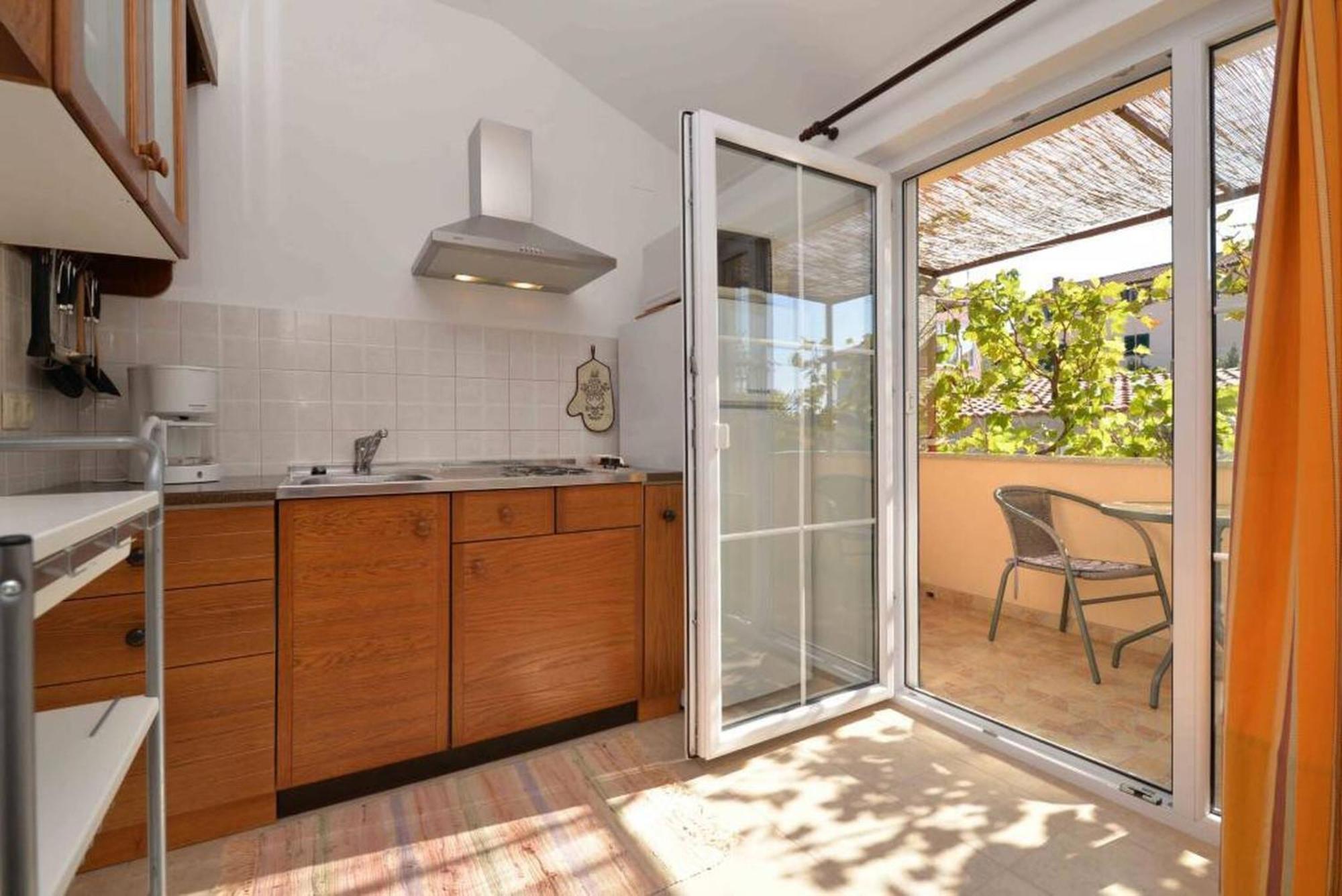 Apartment Pia Murter Bagian luar foto